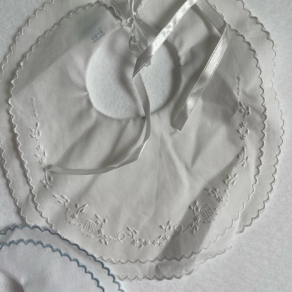 Embroidered baby bibs 3 pack - Picture 3 of 5